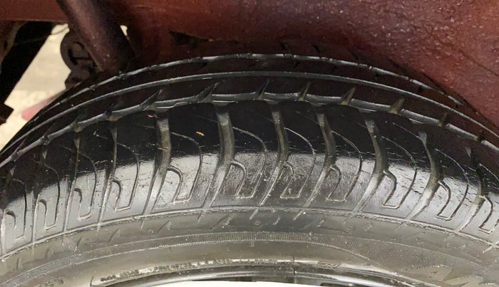 2015 Maruti Wagon R 1.0 VXI, Petrol, Manual, 18,806 km, Right Rear Tyre Tread