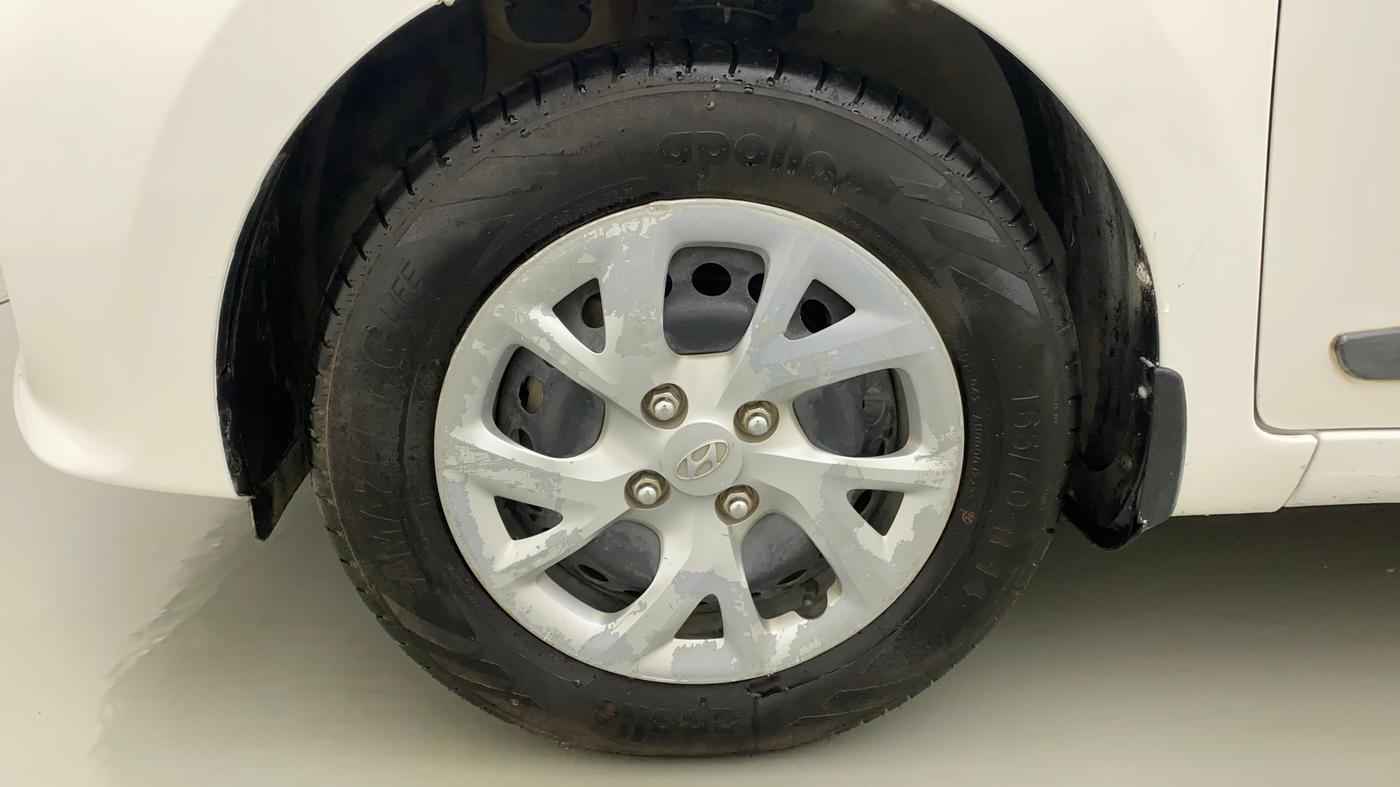 2017 Hyundai Grand i10 MAGNA 1.2 KAPPA VTVT, CNG, Manual, 95,797 km, Left Front Wheel