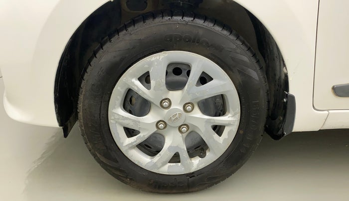 2017 Hyundai Grand i10 MAGNA 1.2 KAPPA VTVT, CNG, Manual, 95,797 km, Left Front Wheel