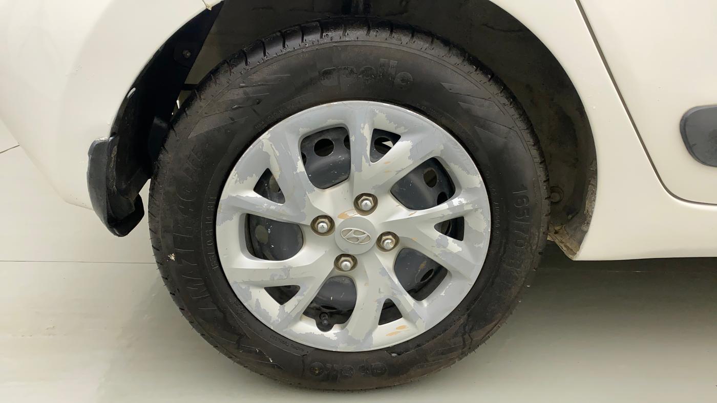 2017 Hyundai Grand i10 MAGNA 1.2 KAPPA VTVT, CNG, Manual, 95,797 km, Right Rear Wheel