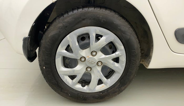 2017 Hyundai Grand i10 MAGNA 1.2 KAPPA VTVT, CNG, Manual, 95,797 km, Right Rear Wheel