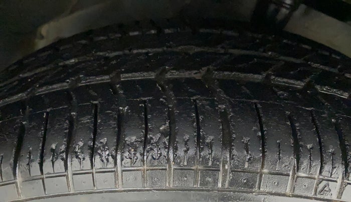 2010 Maruti Swift Dzire VXI, Petrol, Manual, 84,021 km, Right Front Tyre Tread