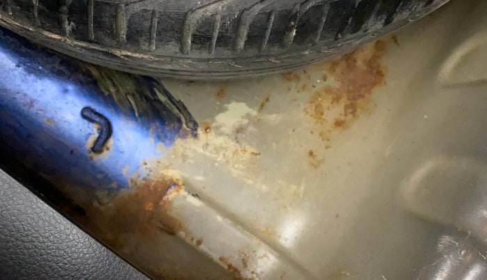 2010 Maruti Swift Dzire VXI, Petrol, Manual, 84,021 km, Boot floor - Slight discoloration