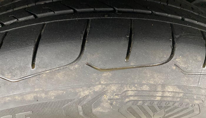 2020 KIA SELTOS HTX IVT 1.5 PETROL, Petrol, Automatic, 81,682 km, Right Front Tyre Tread