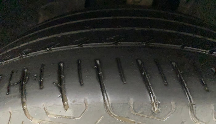 2021 Tata ALTROZ XM PLUS PETROL, Petrol, Manual, 40,167 km, Right Front Tyre Tread