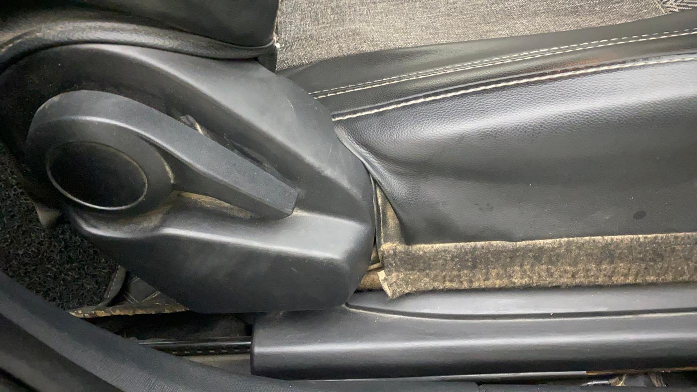 2021 Tata ALTROZ XM PLUS PETROL, Petrol, Manual, 40,167 km, Driver Side Adjustment Panel