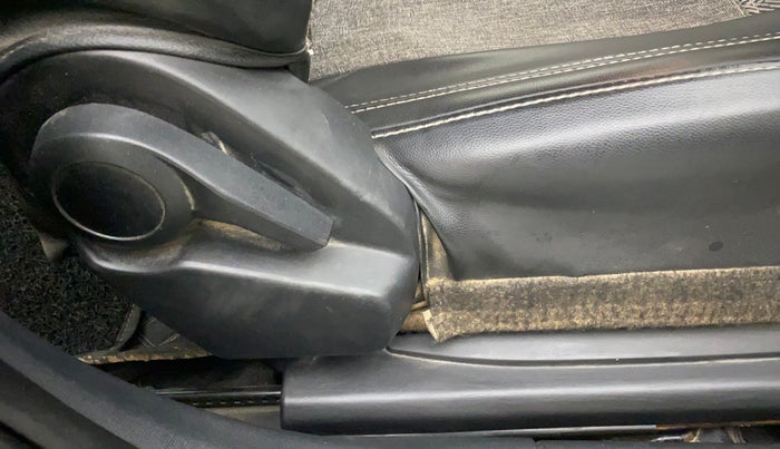2021 Tata ALTROZ XM PLUS PETROL, Petrol, Manual, 40,167 km, Driver Side Adjustment Panel