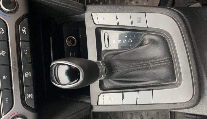 2017 Hyundai New Elantra 2.0 SX(O) AT PETROL, Petrol, Automatic, 75,804 km, Gear Lever