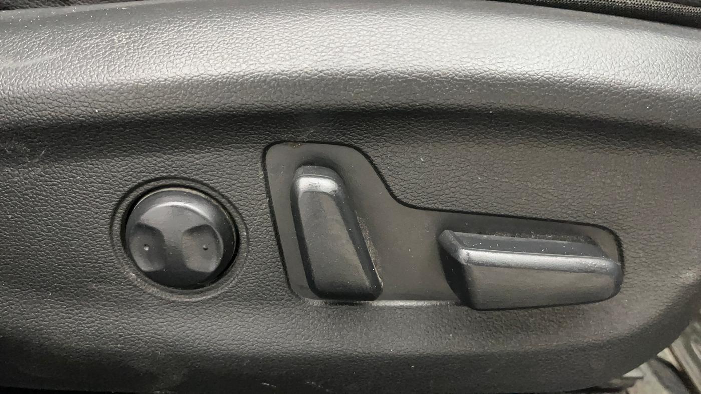 2017 Hyundai New Elantra 2.0 SX(O) AT PETROL, Petrol, Automatic, 78,445 km, Driver Side Adjustment Panel