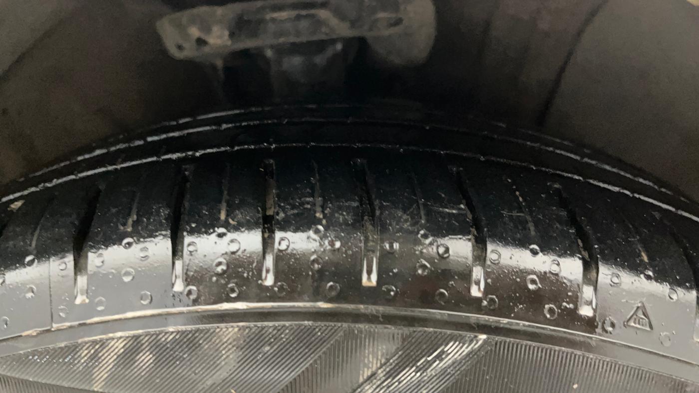 2017 Hyundai New Elantra 2.0 SX(O) AT PETROL, Petrol, Automatic, 78,445 km, Right Front Tyre Tread