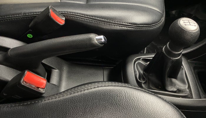 2017 Maruti Swift VXI OPT, Petrol, Manual, 53,985 km, Gear Lever
