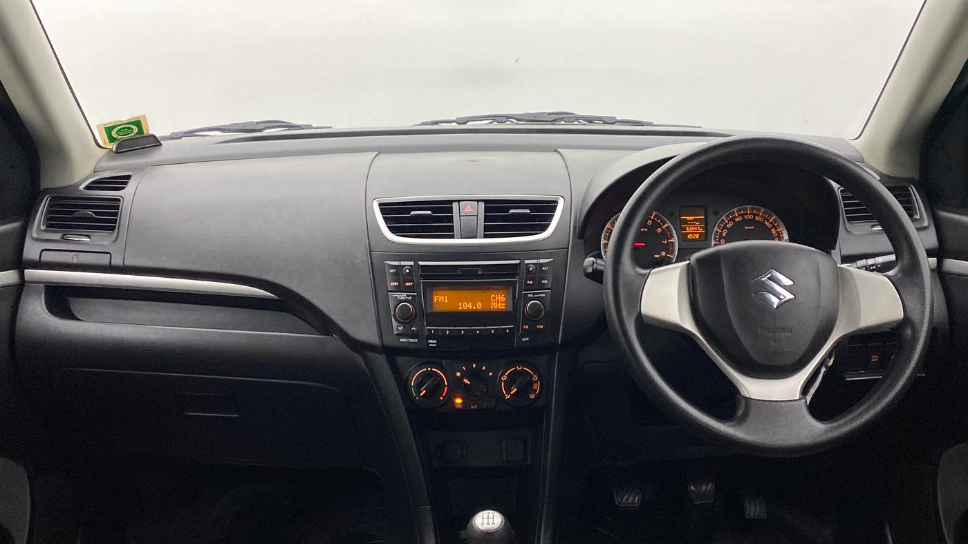 2017 Maruti Swift VXI OPT, Petrol, Manual, 53,985 km, Dashboard