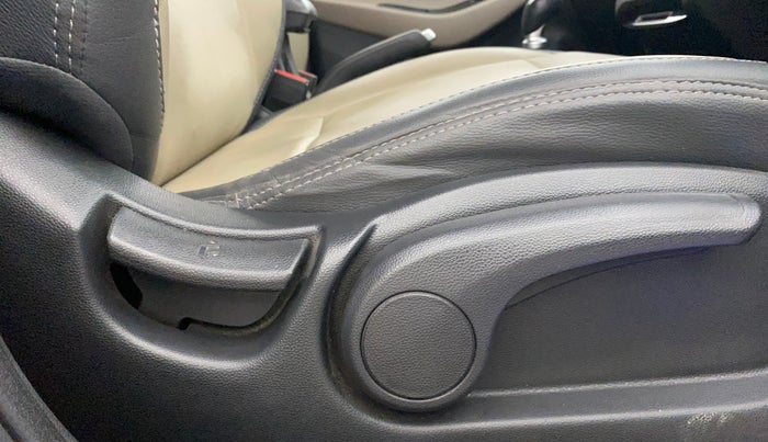 2017 Hyundai Elite i20 ASTA 1.2 (O), Petrol, Manual, 22,435 km, Driver Side Adjustment Panel