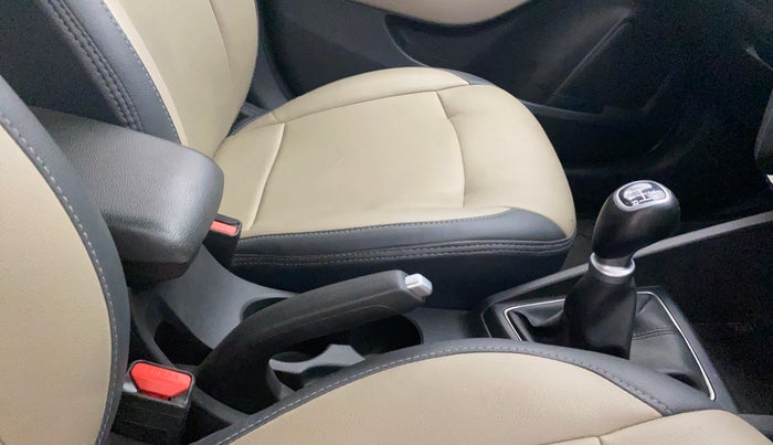 2017 Hyundai Elite i20 ASTA 1.2 (O), Petrol, Manual, 22,435 km, Gear Lever