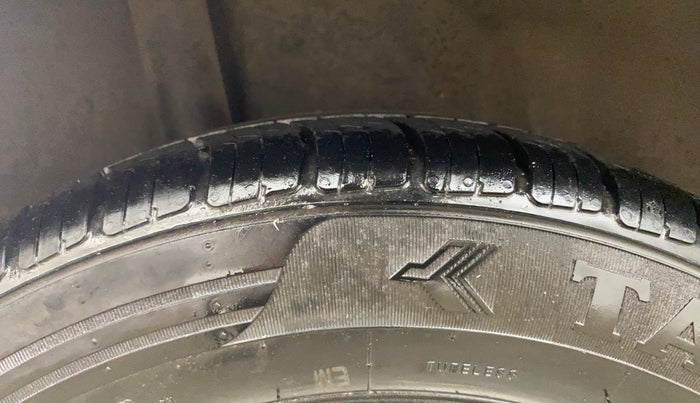 2014 Honda Brio E MT, Petrol, Manual, 53,016 km, Right Rear Tyre Tread