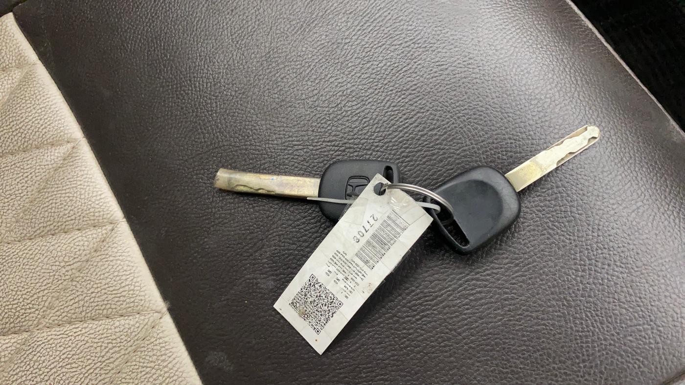 2014 Honda Brio E MT, Petrol, Manual, 53,016 km, Key Close Up