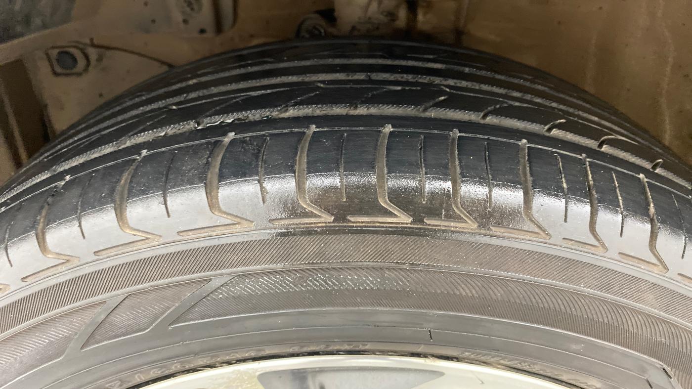 2016 Honda BR-V 1.5 i-VTEC V CVT, Petrol, Automatic, 68,613 km, Left Front Tyre Tread