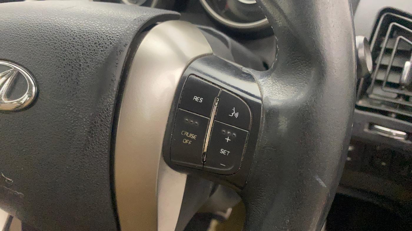 2018 Mahindra XUV500 W11, Diesel, Manual, 93,940 km, Adaptive Cruise Control