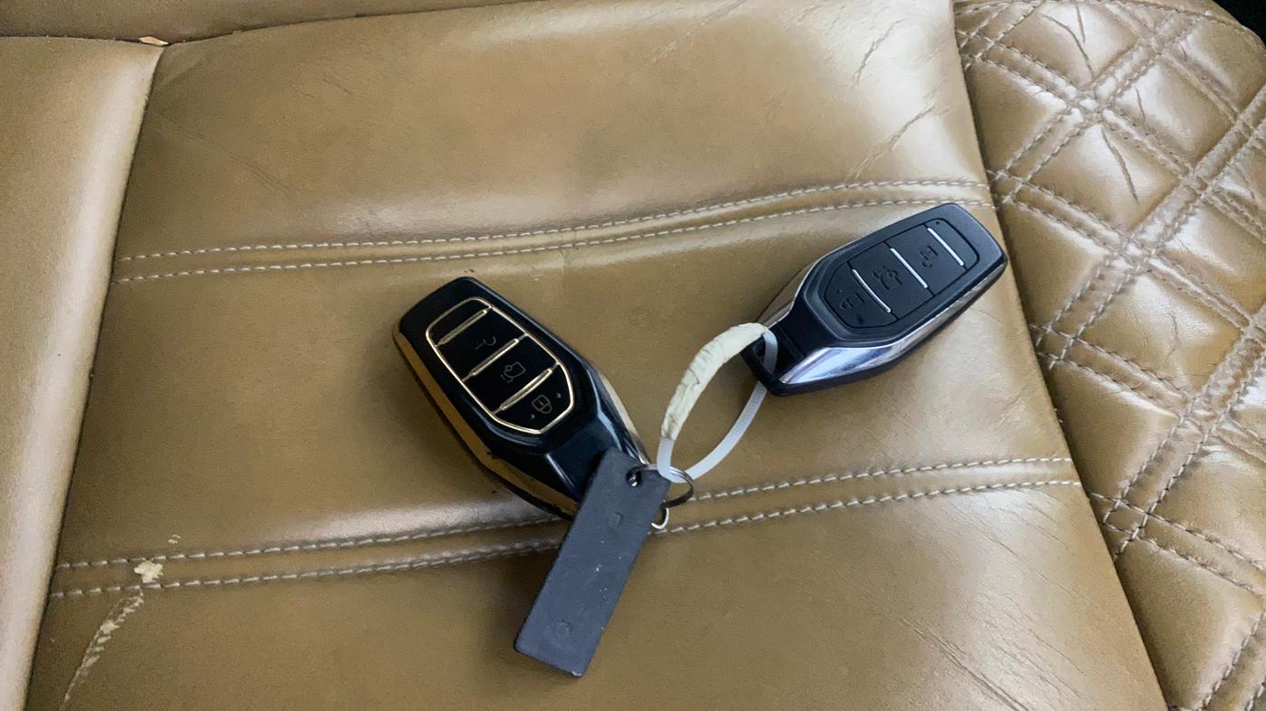2018 Mahindra XUV500 W11, Diesel, Manual, 93,940 km, Key Close Up