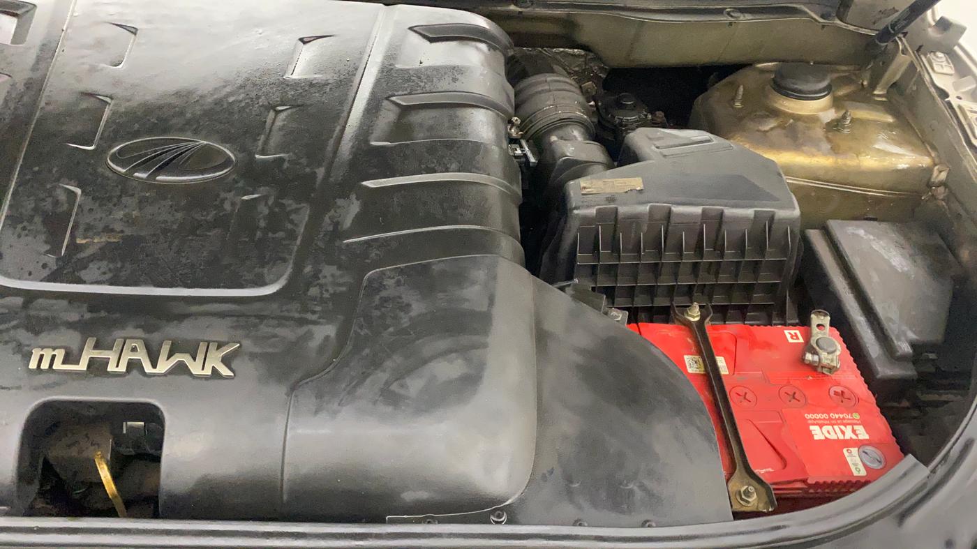 2018 Mahindra XUV500 W11, Diesel, Manual, 93,940 km, Engine View - Left