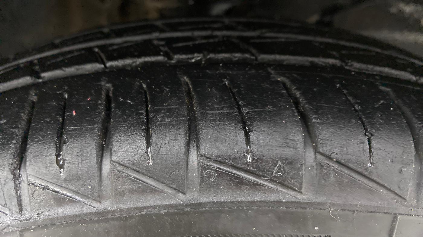 2021 Maruti Alto LXI CNG, CNG, Manual, 21,850 km, Right Front Tyre Tread