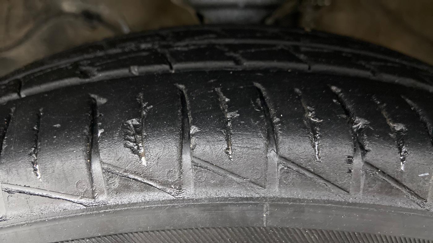 2021 Maruti Alto LXI CNG, CNG, Manual, 21,850 km, Left Front Tyre Tread