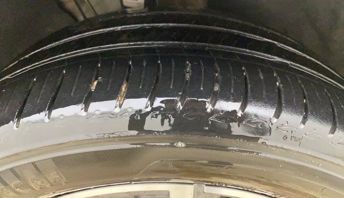 2024 Skoda SLAVIA STYLE 1.0L TSI AT, Petrol, Automatic, 26,163 km, Right Front Tyre Tread