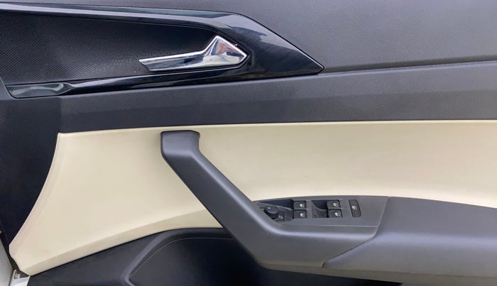 2024 Skoda SLAVIA STYLE 1.0L TSI AT, Petrol, Automatic, 26,163 km, Driver Side Door Panels Control