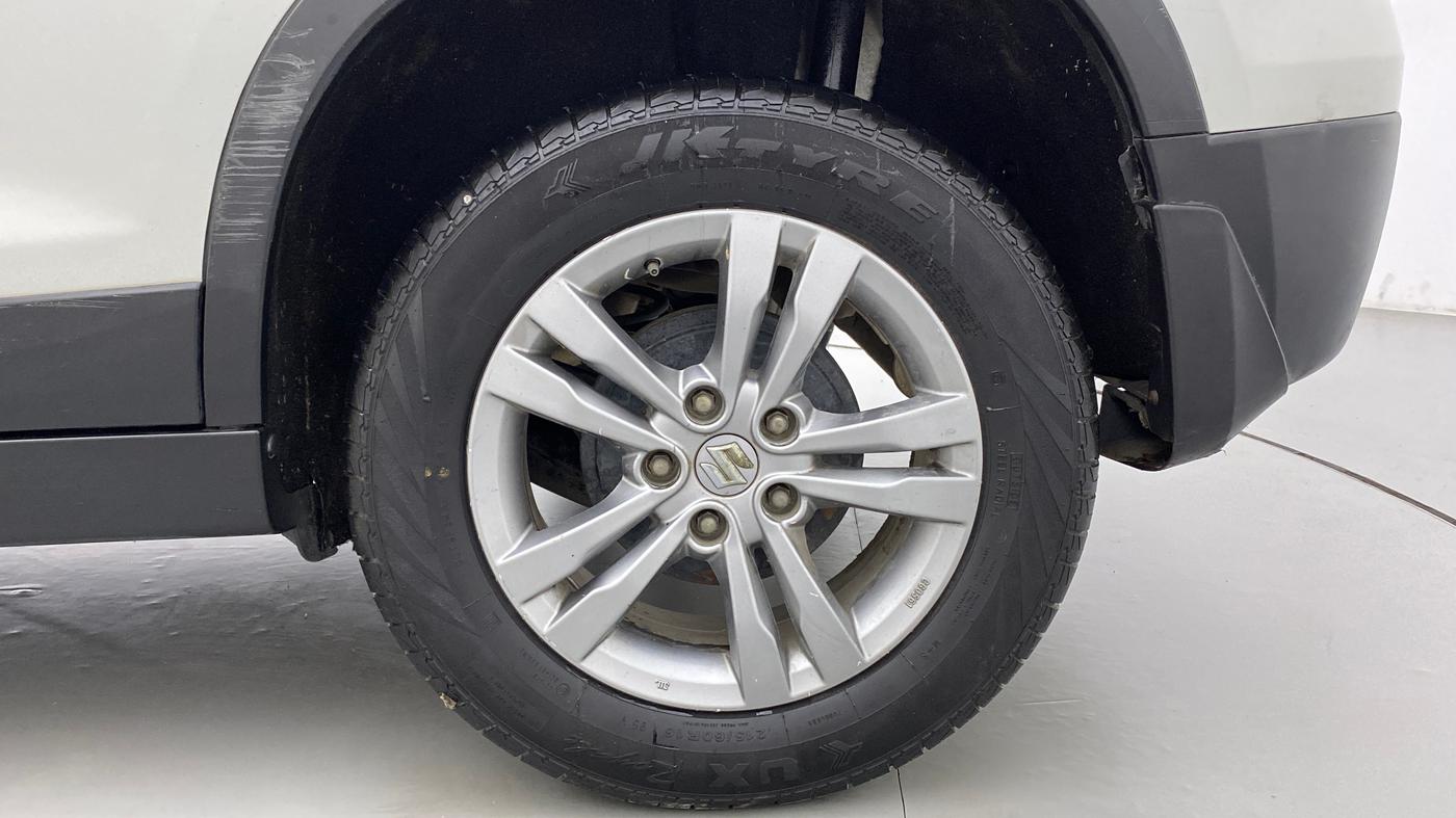 2017 Maruti Vitara Brezza ZDI, Diesel, Manual, 51,712 km, Left Rear Wheel