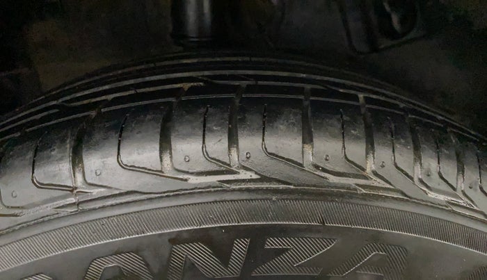 2023 Tata NEXON XZ PLUS PETROL SUNROOF, Petrol, Manual, 58,364 km, Right Rear Tyre Tread