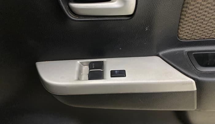 2014 Maruti Wagon R 1.0 LXI CNG, CNG, Manual, 77,391 km, Driver Side Door Panels Control