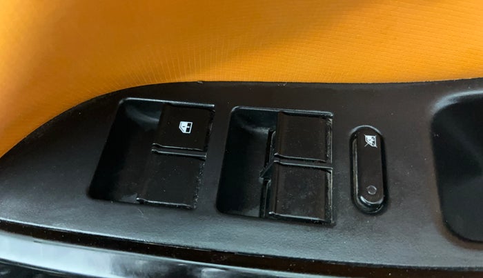 2021 Tata NEXON XZ PLUS (O) PETROL, Petrol, Manual, 41,116 km, Driver Side Door Panels Control