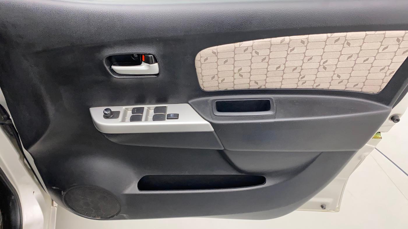 2016 Maruti Wagon R 1.0 VXI OPT, Petrol, Manual, 86,573 km, Driver Side Door Panels Control