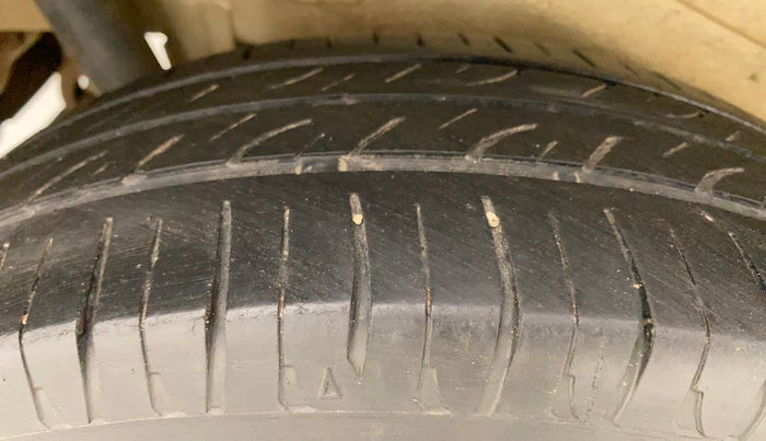 2016 Maruti Wagon R 1.0 VXI OPT, Petrol, Manual, 86,573 km, Right Rear Tyre Tread