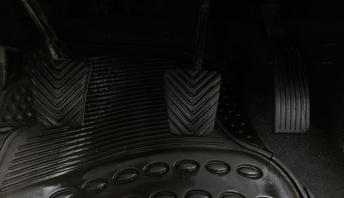 2012 Hyundai Verna FLUIDIC 1.4 VTVT, Petrol, Manual, 1,04,113 km, Pedals