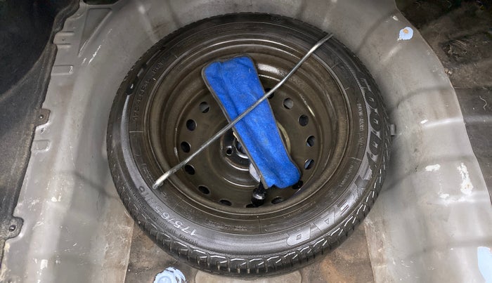 2012 Hyundai Verna FLUIDIC 1.4 VTVT, Petrol, Manual, 1,04,113 km, Spare Tyre