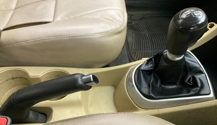 2012 Hyundai Verna FLUIDIC 1.4 VTVT, Petrol, Manual, 1,04,113 km, Gear Lever