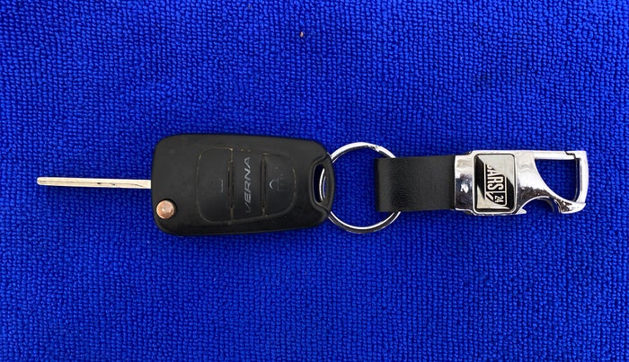 2012 Hyundai Verna FLUIDIC 1.4 VTVT, Petrol, Manual, 1,04,113 km, Key Close Up