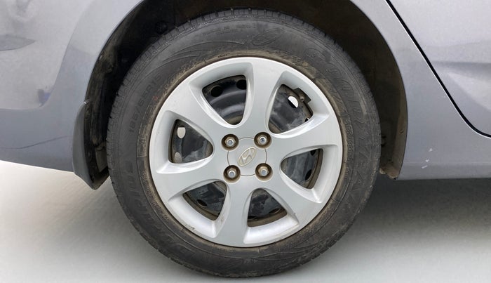 2012 Hyundai Verna FLUIDIC 1.4 VTVT, Petrol, Manual, 1,04,113 km, Right Rear Wheel