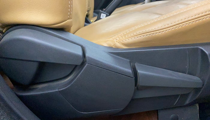 2022 Nissan MAGNITE XV PREMIUM TURBO CVT, Petrol, Automatic, 17,630 km, Driver Side Adjustment Panel