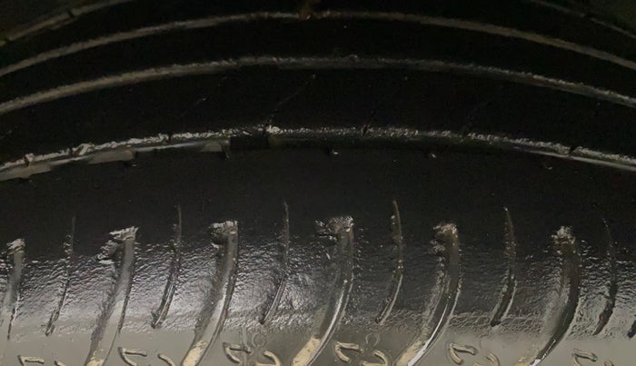 2022 Nissan MAGNITE XV PREMIUM TURBO CVT, Petrol, Automatic, 17,630 km, Left Rear Tyre Tread