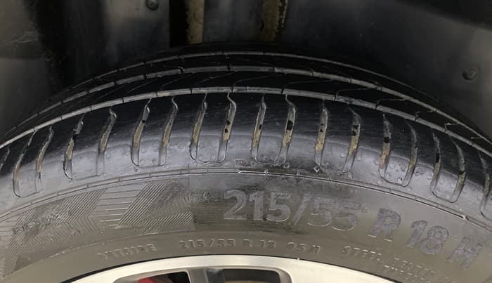 2021 MG HECTOR SMART 1.5 DCT PETROL, Petrol, Automatic, 24,296 km, Right Rear Tyre Tread