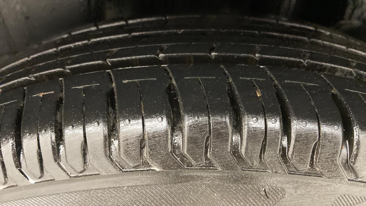 2019 Maruti Swift LXI, Petrol, Manual, 1,994 km, Left Rear Tyre Tread