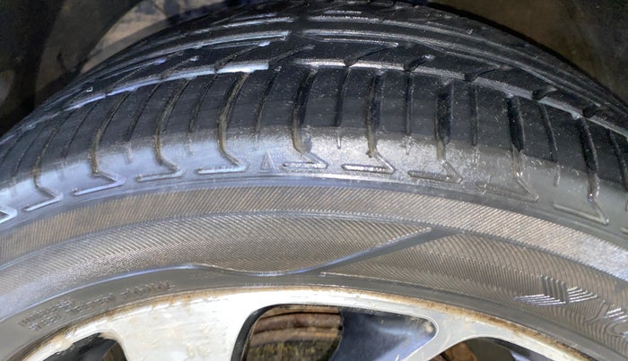 2021 Maruti Baleno ZETA PETROL 1.2, Petrol, Manual, 78,129 km, Left Front Tyre Tread