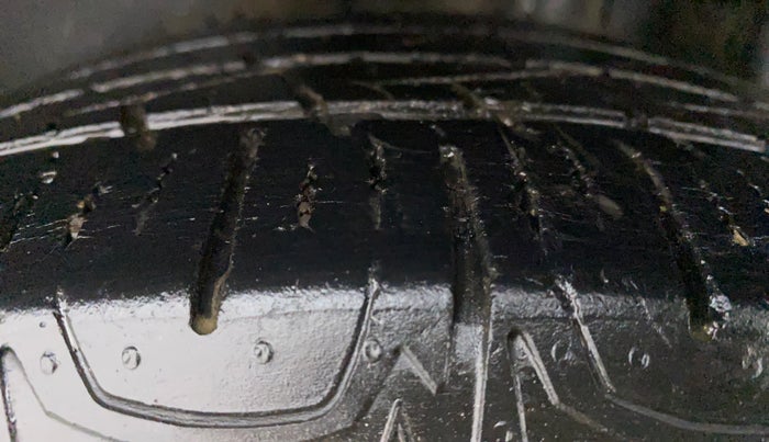 2018 Jeep Compass LIMITED 1.4 PETROL AT, Petrol, Automatic, 50,636 km, Left Rear Tyre Tread