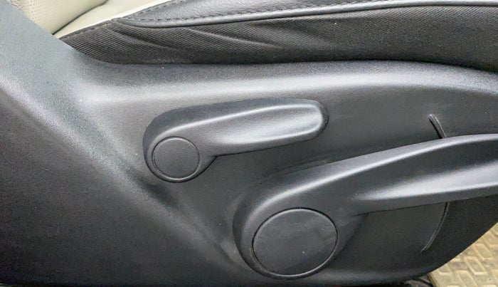 2018 Jeep Compass LIMITED 1.4 PETROL AT, Petrol, Automatic, 50,636 km, Driver Side Adjustment Panel
