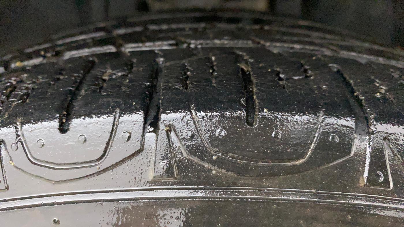 2018 Jeep Compass LIMITED 1.4 PETROL AT, Petrol, Automatic, 50,636 km, Right Front Tyre Tread