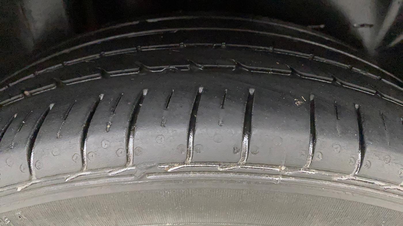 2020 Skoda Rapid MONTE CARLO AT TSI, Petrol, Automatic, 36,392 km, Right Rear Tyre Tread
