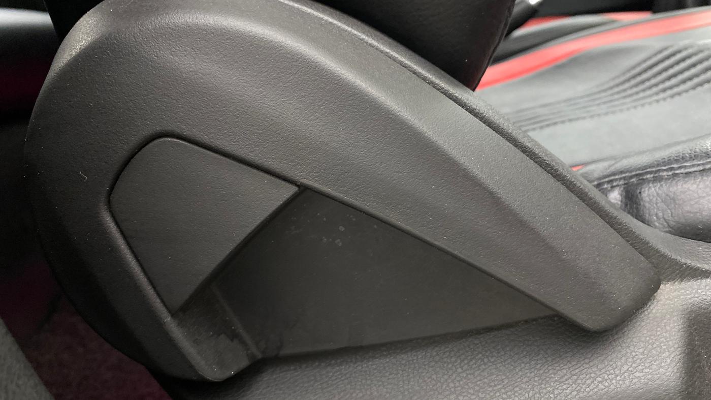 2017 Ford New Figo TREND 1.2 PETROL, Petrol, Manual, 46,204 km, Driver Side Adjustment Panel