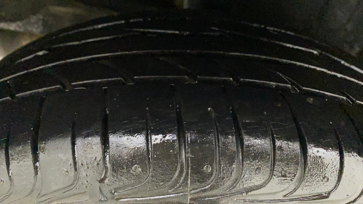 2011 Toyota Etios V, Petrol, Manual, 47,313 km, Right Rear Tyre Tread